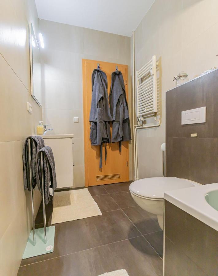 Altstadtapartment, 80 qm,2 Schlafzimmer,Parkplatz,Netflix Cottbus Exterior foto